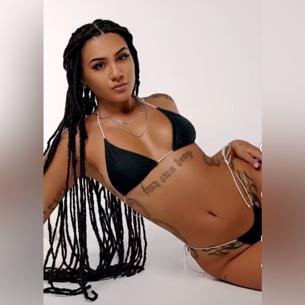 2pc String Bikini SET Top & Cheeky Bottoms Black & White Crocodile Hella Heels